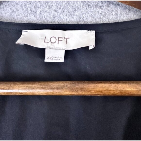 LOFT Maxi Dress Women's XXS Black V-Neck Ruche Pleated A-Line Puff Sleeve - Picture 8 of 11